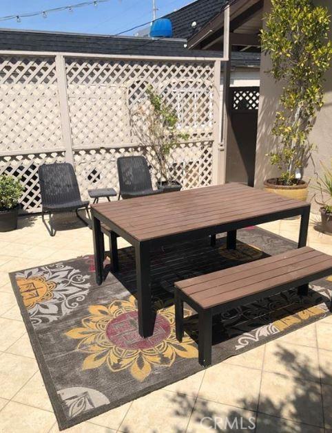 3315 Strongs Dr, Venice, CA 90292 - view of patio with outdoor dining area