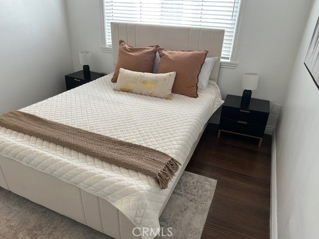 3315 Strongs Dr, Venice, CA 90292 - bedroom with wood finished floors