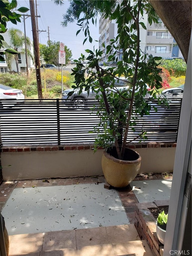 3315 Strongs Dr, Venice, CA 90292 - view of patio