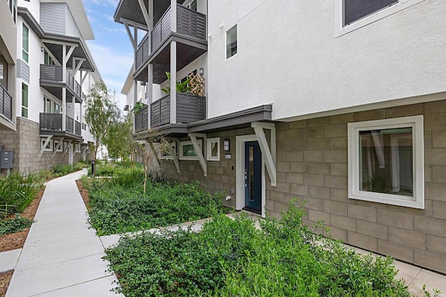 10456 Newbliss Way, Mira Mesa, CA 92126 - property entrance featuring stucco siding