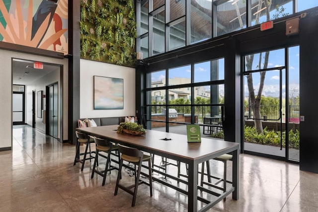 10456 Newbliss Way, Mira Mesa, CA 92126 - community lobby featuring a high ceiling