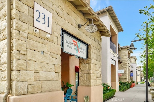 232 Village Commons Blvd Unit 21, Camarillo, CA 93012 - exterior view of stone siding