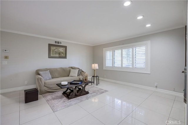living area with baseboards, ornamental molding, recessed lighting, and visible vents