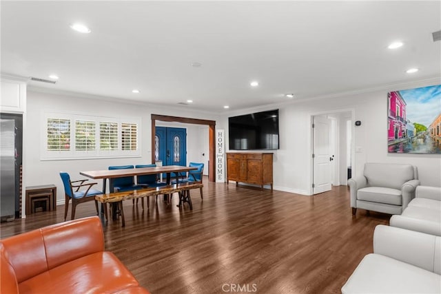 31869 Florida St, Redlands, CA 93373 - living room with crown molding, visible vents, baseboards, and recessed lighting