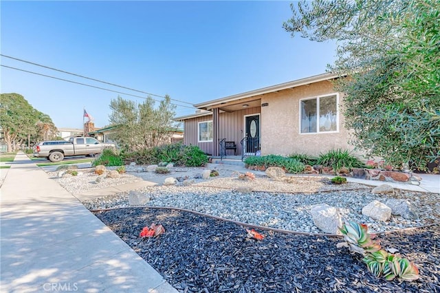 2750 Fanwood Ave, Long Beach, CA 90815 - view of front of home with stucco siding