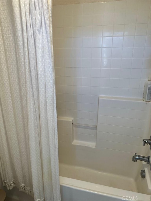 900 N Primrose Ln Unit A, Azusa, CA 91702 - full bathroom with shower / bathtub combination with curtain