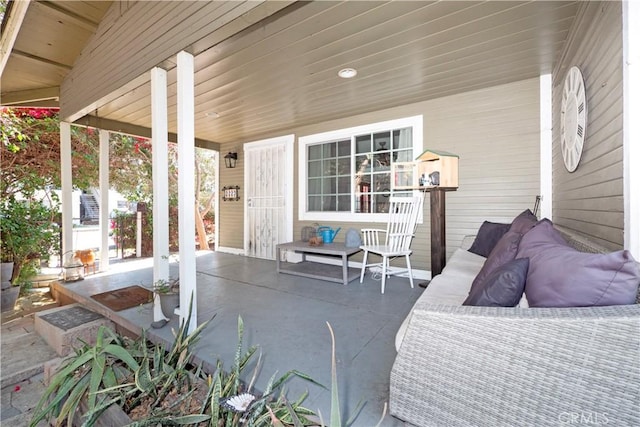 view of patio / terrace with covered porch