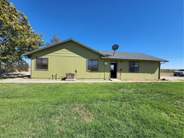 18580 Paskenta Rd, Corning, CA 96021 - view of front facade with central air condition unit and a front yard