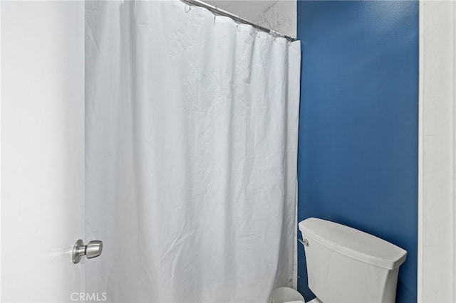 985 S Idaho St Unit 46, La Habra, CA 90631 - bathroom featuring toilet and curtained shower