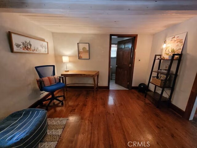 810 Lake Dr, Lake Arrowhead, CA 92352 - living area with wood finished floors and baseboards