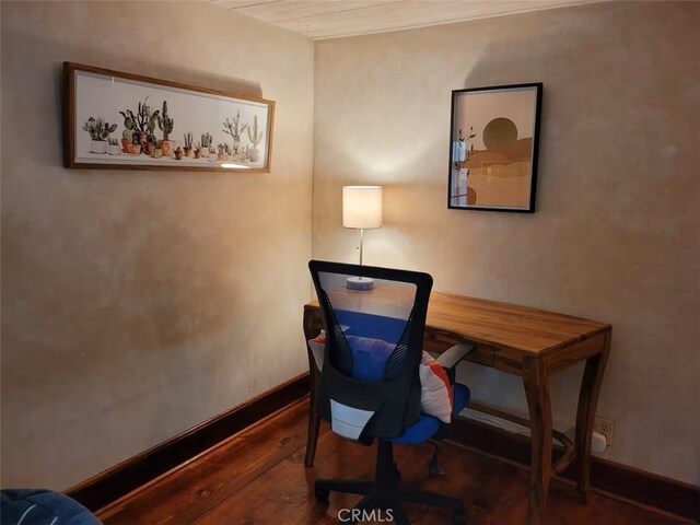 810 Lake Dr, Lake Arrowhead, CA 92352 - office space featuring wood finished floors and baseboards