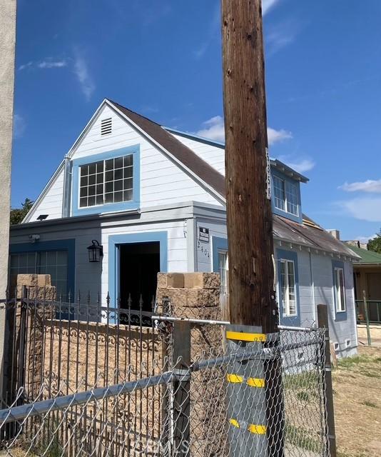2404 E California, Bakersfield, CA 93307 - bungalow-style home featuring a garage
