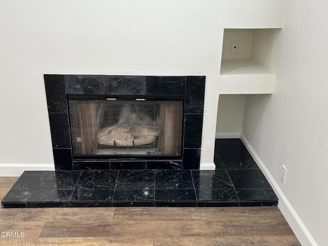 333 Highland Dr, Oxnard, CA 93035 - detailed view of a high end fireplace and baseboards