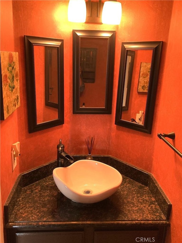 3800 Stocker St Unit 17, View Park, CA 90008 - bathroom featuring vanity