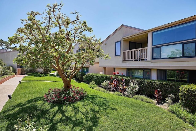 561 S Sierra Ave Unit 34, Solana Beach, CA 92075 - view of green lawn
