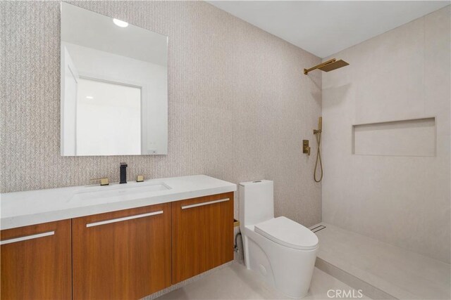 24705 Queens Ct, Laguna Niguel, CA 92677 - full bathroom featuring a shower, toilet, and vanity
