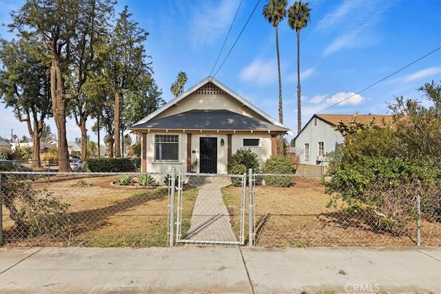 4643 Victoria Ave, Riverside, CA 92507 - bungalow-style home featuring a gate and a fenced front yard
