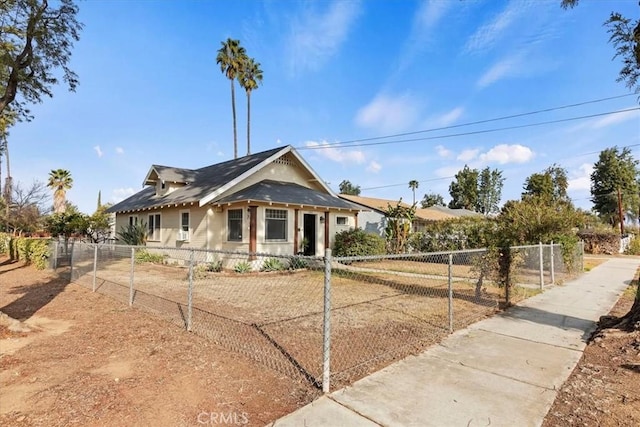 4643 Victoria Ave, Riverside, CA 92507 - view of front of home with a fenced front yard