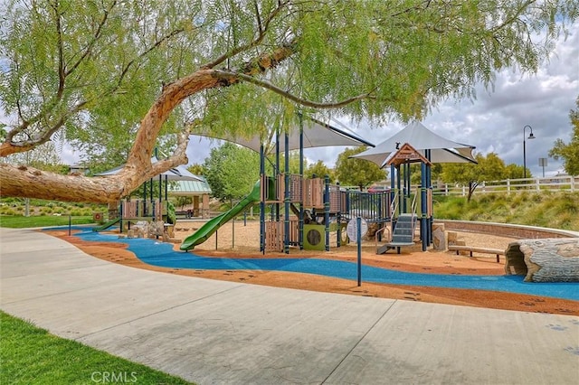 22620 Dragonfly Ct, Saugus, CA 91350 - view of communal playground