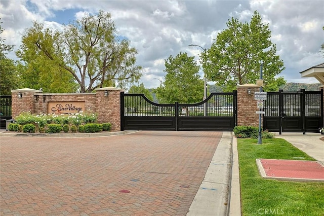22620 Dragonfly Ct, Saugus, CA 91350 - view of gate