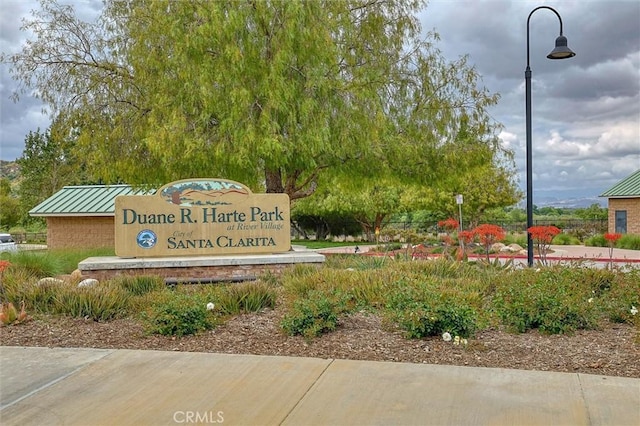 view of community / neighborhood sign