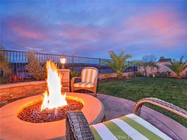 22620 Dragonfly Ct, Saugus, CA 91350 - fenced backyard featuring a fire pit