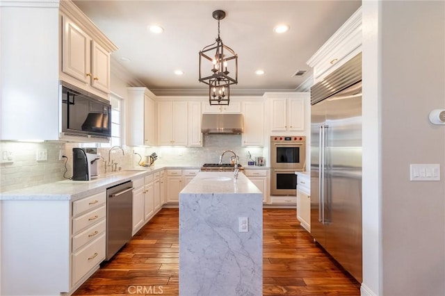 34072 Lily Rd, Yucaipa, CA 92399 - kitchen with built in appliances, a sink, a center island with sink, hanging light fixtures, and recessed lighting