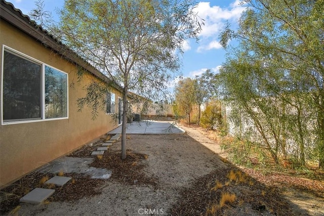 905 Broadway Ave, Barstow, CA 92311 - view of yard with a patio area