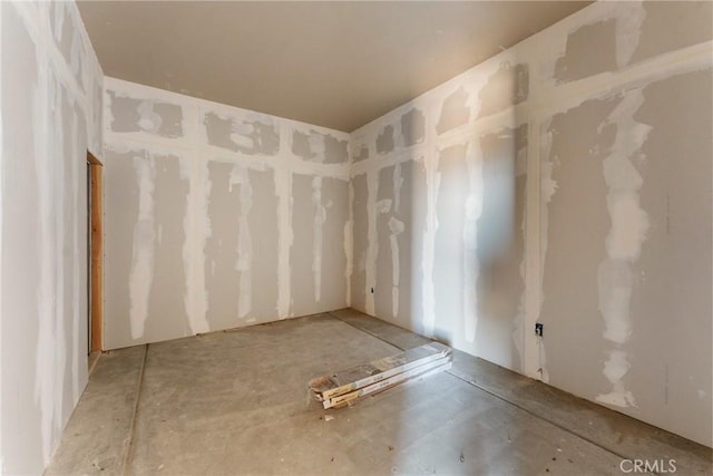 9170 Japatul Rd, Apple Valley, CA 92308 - view of spare room