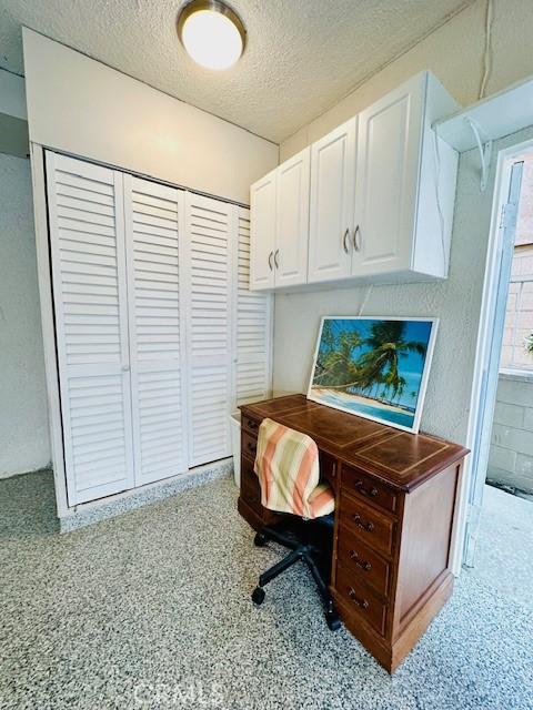 2049 E 3rd St Unit 3, Long Beach, CA 90814 - office area with a textured ceiling
