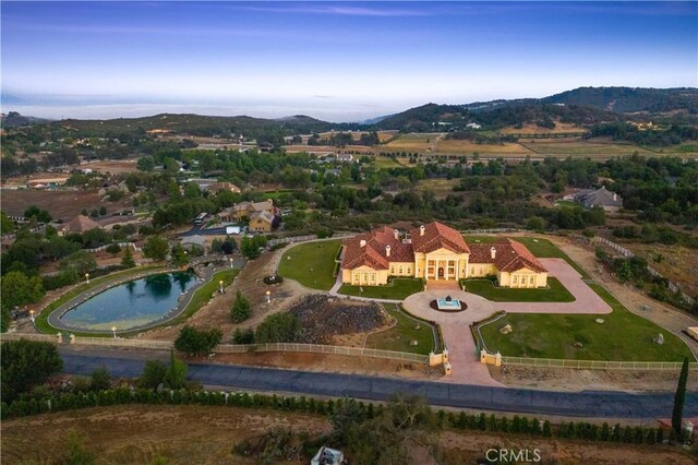 bird's eye view featuring a mountain view