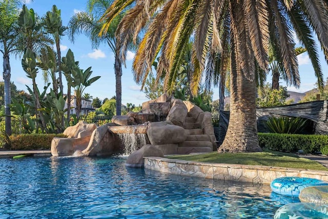 2890 Gate Fifteen Pl, Chula Vista, CA 91914 - view of swimming pool