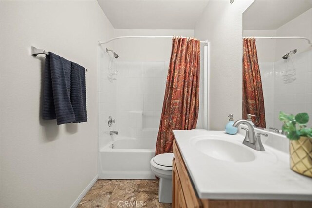 full bath with toilet, baseboards, shower / bath combination with curtain, and vanity