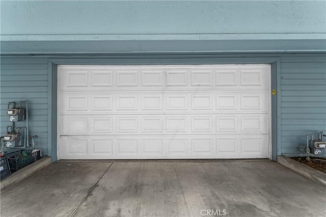 119 N Alhambra Ave Unit D, Monterey Park, CA 91755 - garage with driveway
