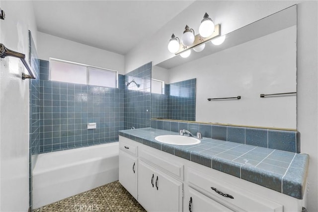 30062 Grandpoint Ln, Rancho Palos Verdes, CA 90275 - full bath with vanity and  shower combination