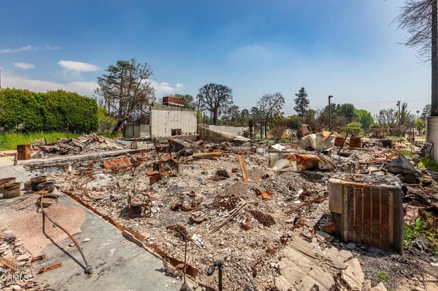 1289 E Calaveras St, Altadena, CA 91001