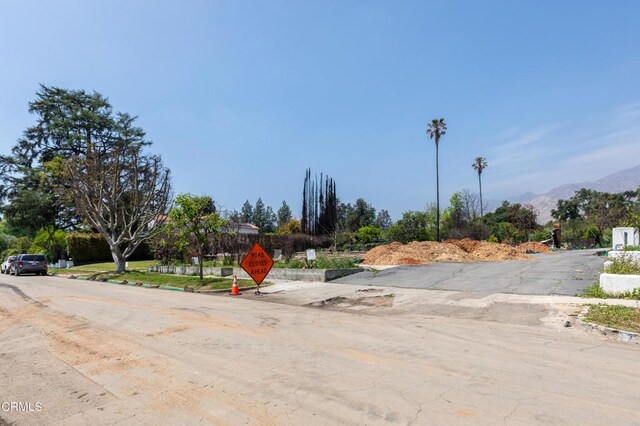 1289 E Calaveras St, Altadena, CA 91001