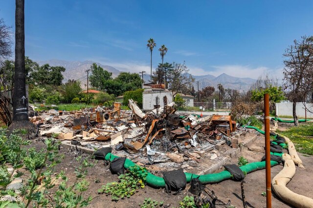 1289 E Calaveras St, Altadena, CA 91001