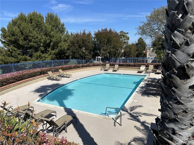 17 Marseille, Laguna Niguel, CA 92677 - community pool with fence and a patio area