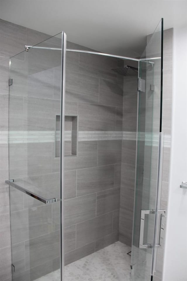 922 Sealane Dr Unit B, Encinitas, CA 92024 - bathroom with a stall shower
