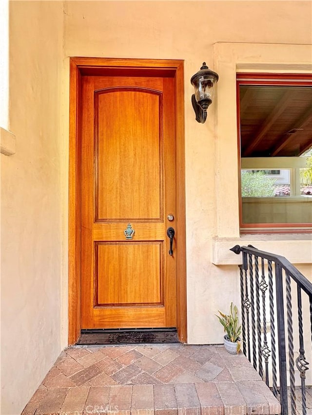 344 Triana Ln Unit 102, Avalon, CA 90704 - entrance to property featuring stucco siding