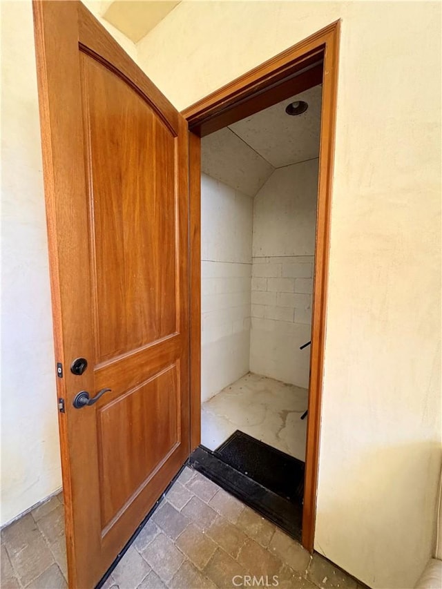 344 Triana Ln Unit 102, Avalon, CA 90704 - view of closet