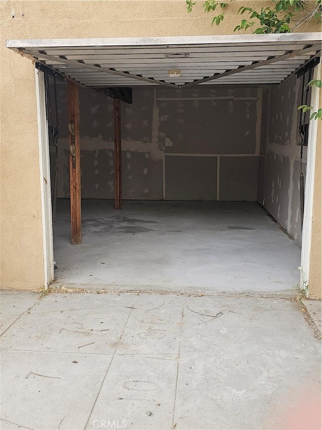 44645 Fig Ave, Lancaster, CA 93534 - view of garage