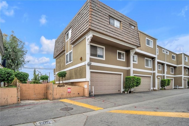 1925 Glenoaks Blvd, Unit San Fernando, CA 91340 - view of property with fence and a garage