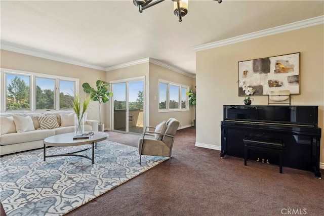 living area with baseboards, ornamental molding, and carpet