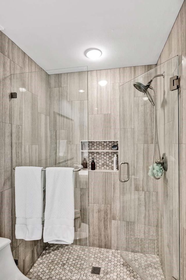 6702 Sun Dr Unit C, Huntington Beach, CA 92647 - full bath featuring a shower stall