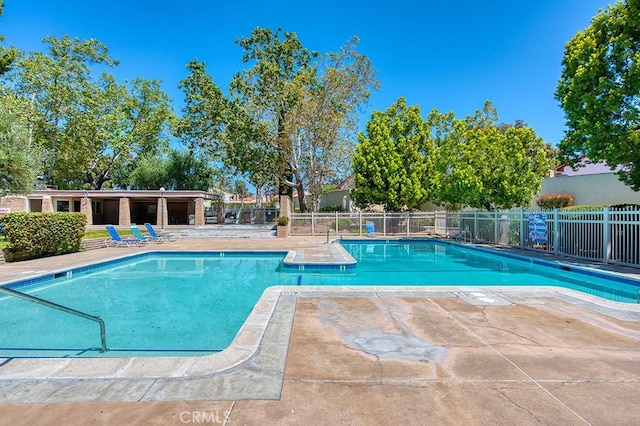 30735 Calle Resplendor, San Juan Capistrano, CA 92675 - community pool with fence and a patio