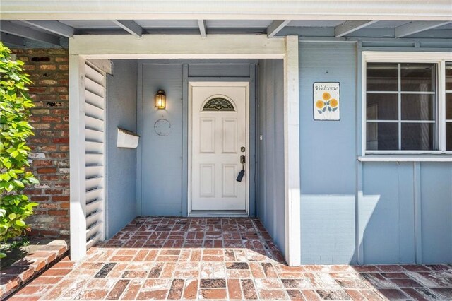 view of property entrance