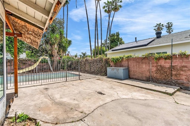 7038 Mclennan Ave, Lake Balboa, CA 91406 - view of patio with fence