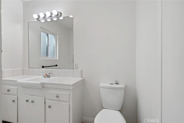 120 Alamitos Ave Unit 10, Long Beach, CA 90802 - bathroom featuring toilet and vanity
